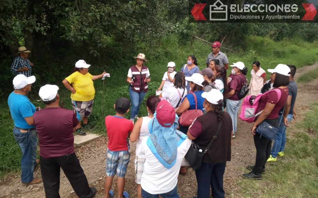 Cinthya Montalvo visita la comunidad Antonio Luna