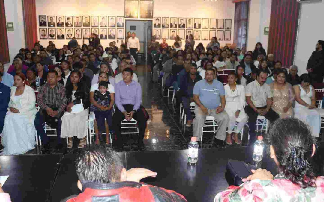 Bodas Colectivas 2025: 40 Parejas se Unen en Camerino Z. Mendoza