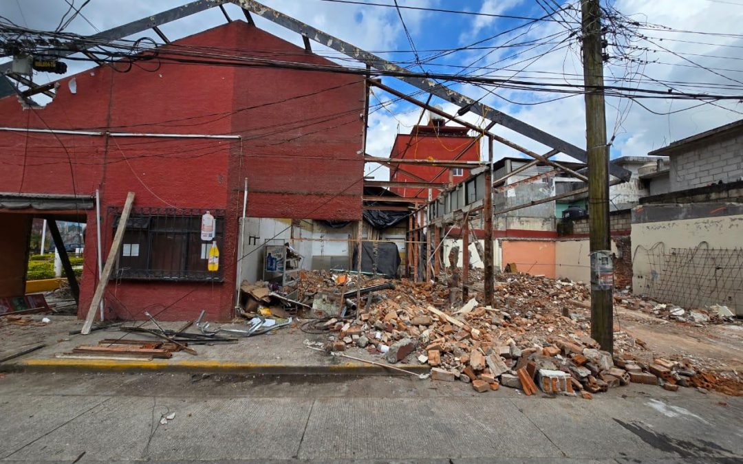 Demuelen dos casas pertenecientes a obreros de la exfábrica de Río Blanco