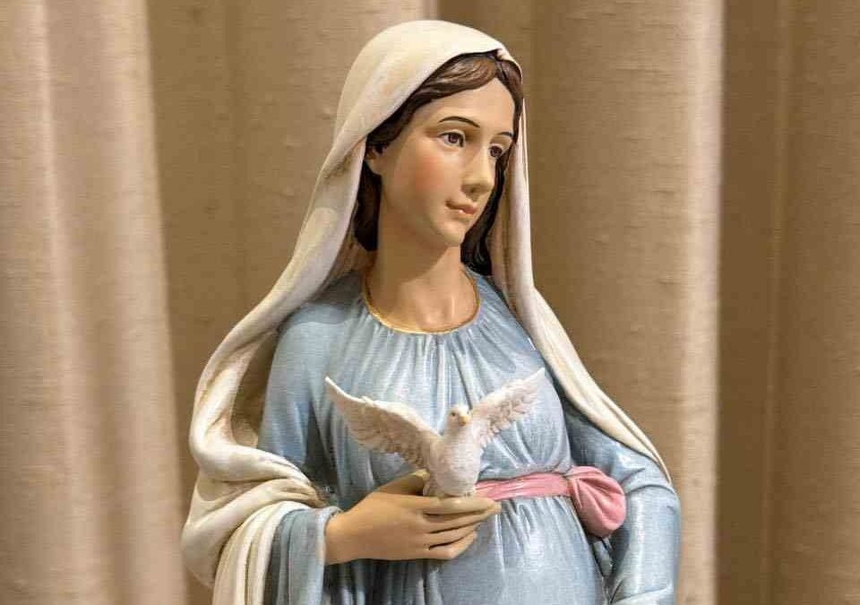 “Comienza Adviento: Bendición a las mujeres del presente y futuro”