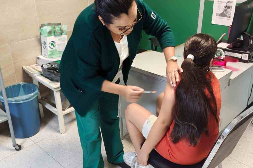 El IMSS aplica vacuna contra sarampión hoy y mañana domingo