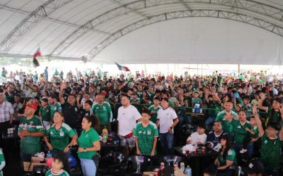 Celebran orizabeños y visitantes triunfo de México en la gran fiesta de Zona-Fut